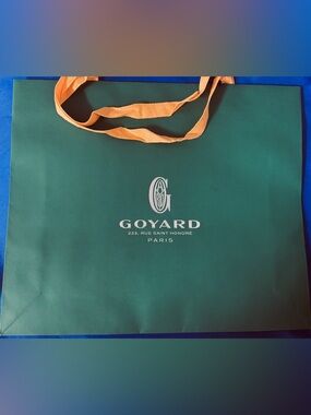 Goyard 💯% Authentic iconic paper shopping bag — like new — Ideal for gifting.